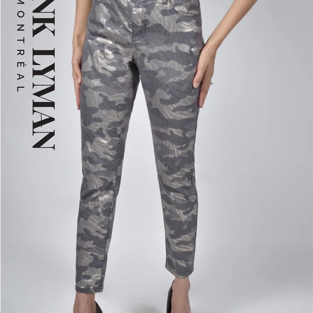 Frank Lyman Design Camouflage Ankle Pants